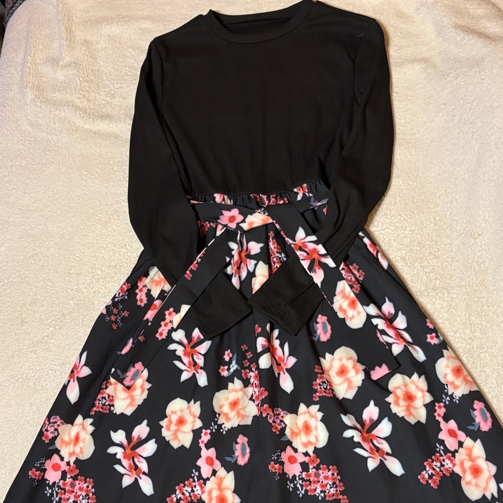 SHEIN Black and Floral Kids Casual Dress
